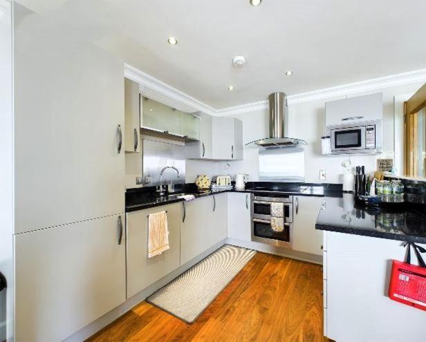 Cosy 3 Bedroom Apartment In Central Portrush With Sea Views Exterior foto